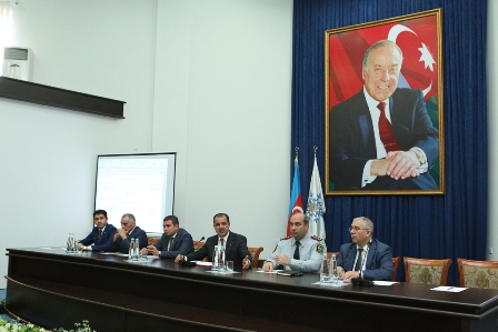 Elmar Vəliyevdən evinin təmir edilməsini istədi - FOTOLAR